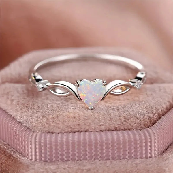 Aurora Kiss ring
